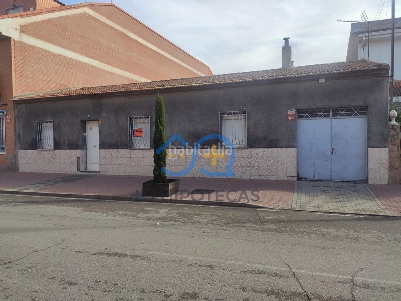 Foto 5d7a8ab8-c580-46c3-bf43-c207de6b32f1. Casa a Yeles
