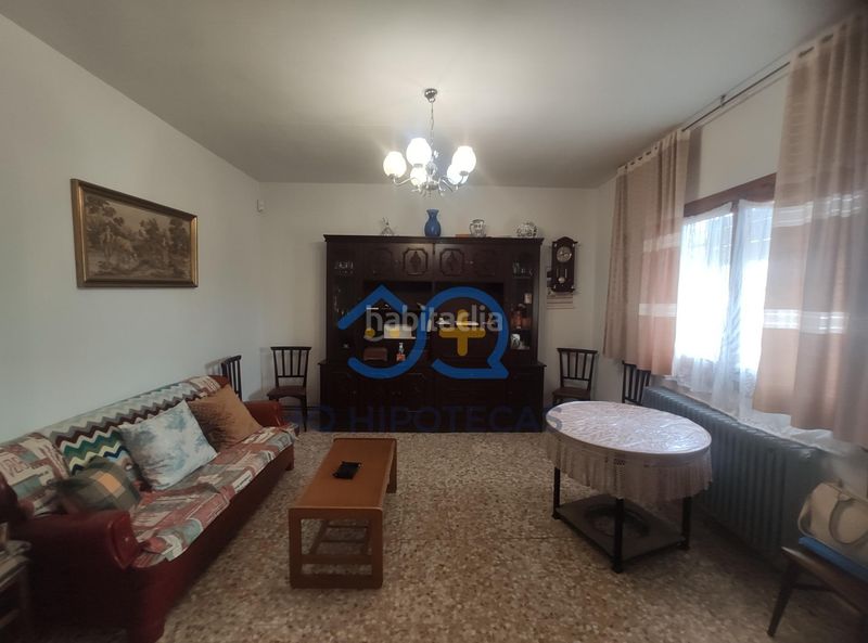 Foto 02f08002-bab6-4e45-8add-00bd7842930c. Casa amb aparcament a Camarenilla