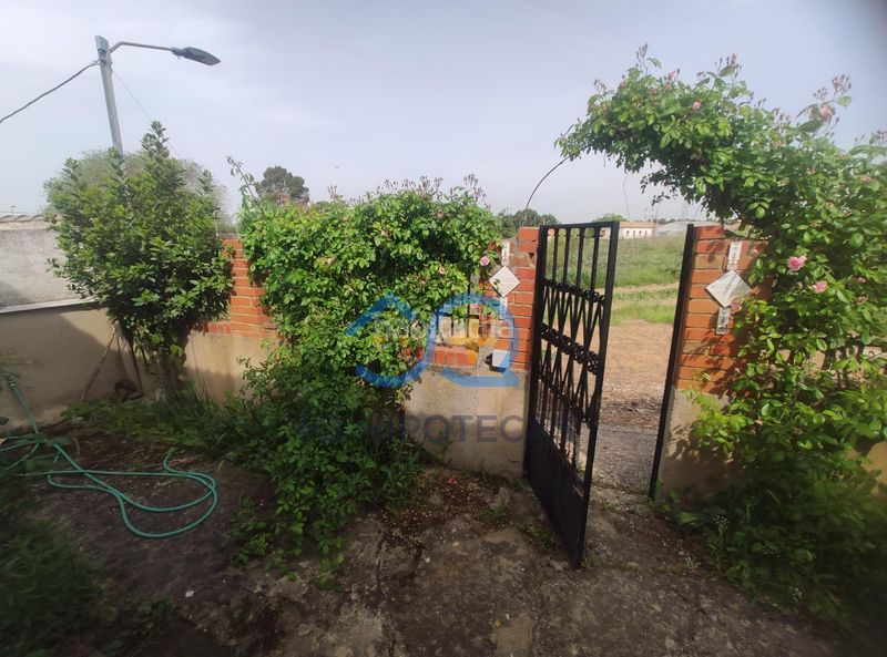 Foto 1c481016-df3a-4852-ae60-dd158da4a09e. Casa amb aparcament a Camarenilla