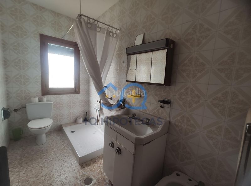 Foto 506844fc-8b49-4899-bcf6-86c56d670c02. Casa amb aparcament a Camarenilla