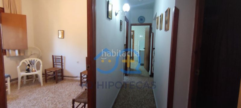 Foto 564d4410-ff1e-4d4b-8404-0d2171f14ee1. Casa amb aparcament a Camarenilla