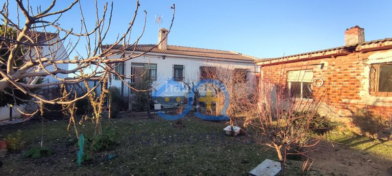 Foto 73af0009-fa56-48ae-88a5-f91f887c95d1. Casa amb aparcament a Camarenilla