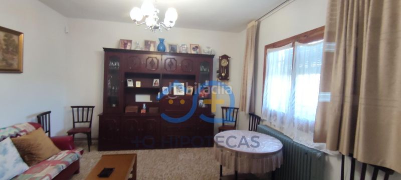 Foto b556f087-464c-42c0-9064-7c53a5cd1ec7. Casa amb aparcament a Camarenilla