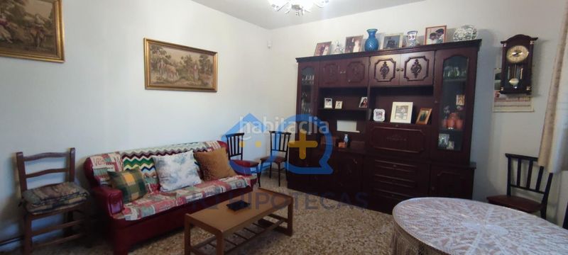 Foto cd5de45f-398c-481d-a891-18c5b9c700d1. Casa amb aparcament a Camarenilla