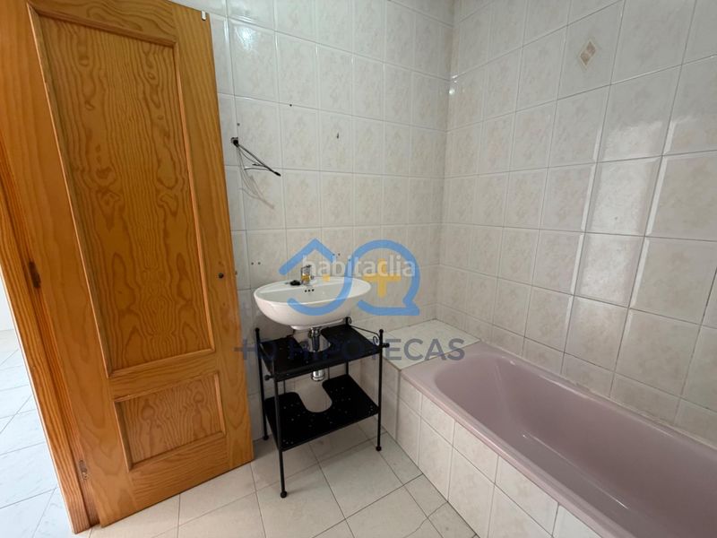 Foto 069eea03-f63e-4bd8-9ef6-bea9ac5083ca. Casa adossada amb aparcament a Numancia de la Sagra