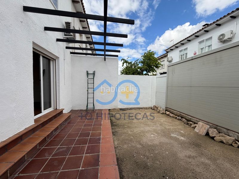 Foto 45af4063-8509-4869-8c98-6076beaa7e00. Casa adossada amb aparcament a Numancia de la Sagra