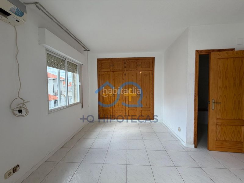 Foto a652b458-e7fc-4697-97f1-4e3f85a384c4. Casa adossada amb aparcament a Numancia de la Sagra