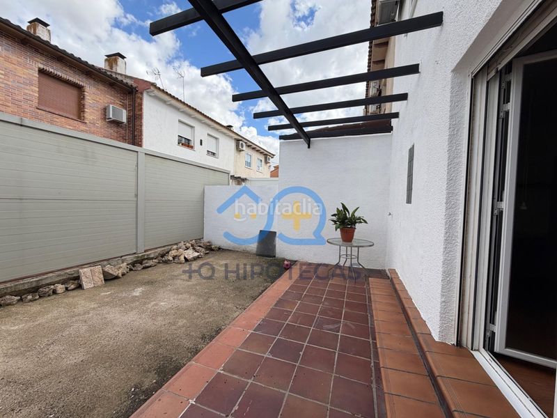 Foto b0e10d6b-a1d3-4cbb-a36c-b8c33cd02402. Casa adossada amb aparcament a Numancia de la Sagra