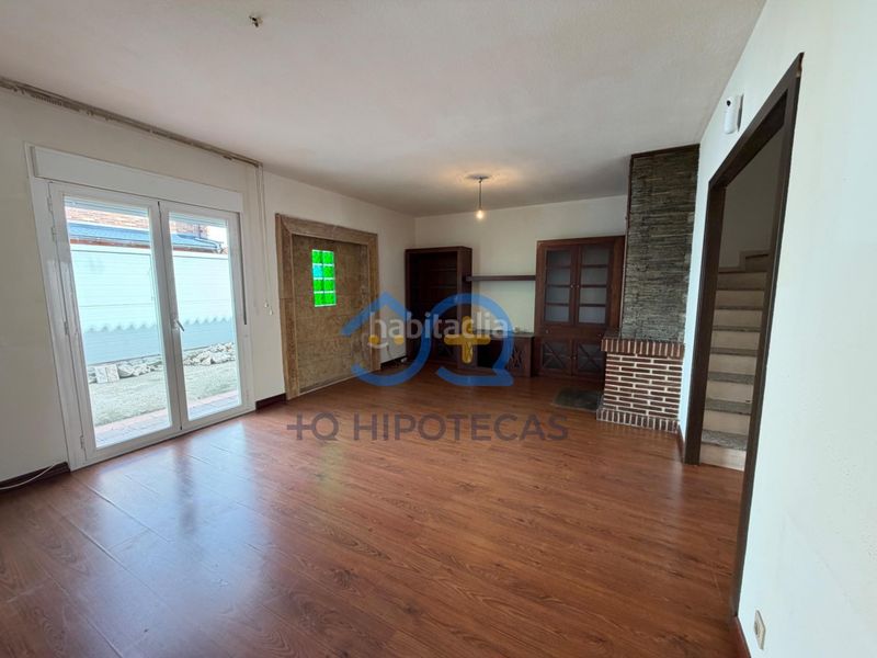 Foto ec073aa4-1d1d-46d3-ab17-33fd3ff3ba16. Casa adossada amb aparcament a Numancia de la Sagra