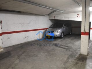 Parking voiture à Yuncos. Mas que hipotecas vende garaje en el centro de yuncostoled0