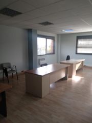 Alquiler Oficina en Carrer francesc layret, 75 edificio de oficinas. Despacho amueblado para entrar