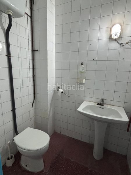 Foto f7f771e8-6177-4760-a7f2-ecc3ae4e13c4. Local comercial a Centre Històric Lleida