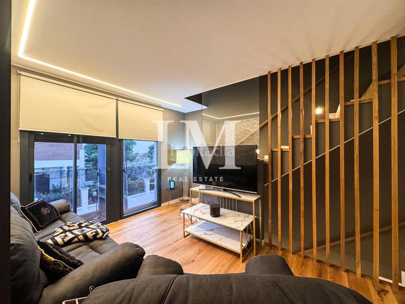 Foto 03b0dd78-6181-4c70-847b-f3b0fcba1557. Affitto casa con parcheggio piscina in Finestrelles Esplugues de Llobregat