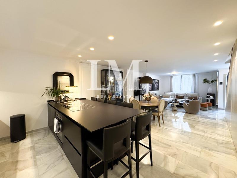 Foto 3e336842-bc15-45a6-a0c0-a866afb99cee. Alquiler casa pareada alquiler en passatge permanyer en Barcelona