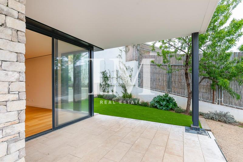 Foto 0ddb0b8c-f905-4f00-ab05-2e535960c2dd. Lloguer casa amb calefacció aparcament piscina a Barcelona