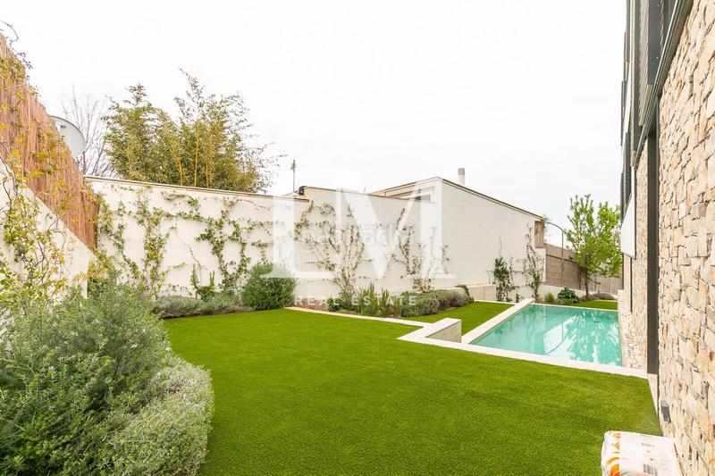 Foto 1d4058fd-9424-45e3-a0e6-cdc176d5888f. Lloguer casa amb calefacció aparcament piscina a Barcelona