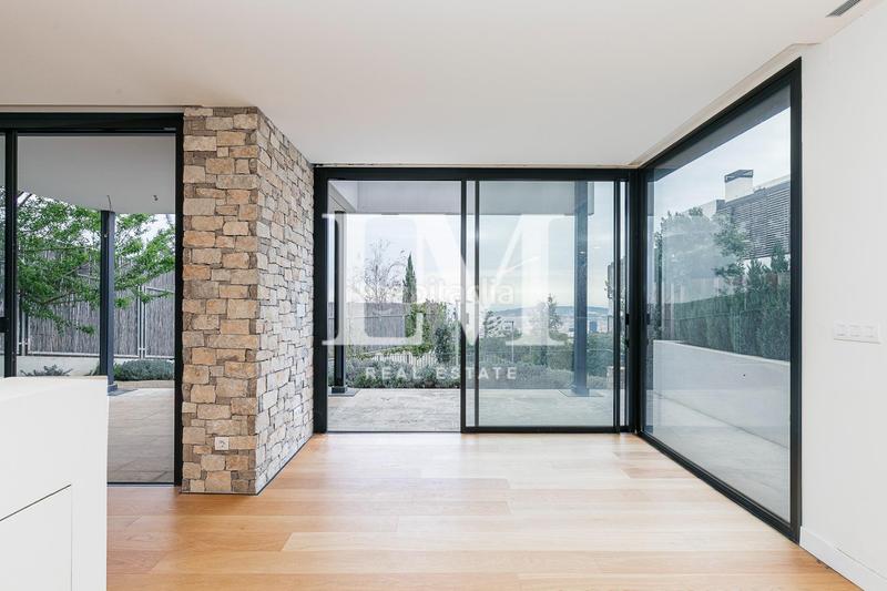 Foto 8bc6d205-9f70-48af-a5bf-12755167e017. Lloguer casa amb calefacció aparcament piscina a Barcelona