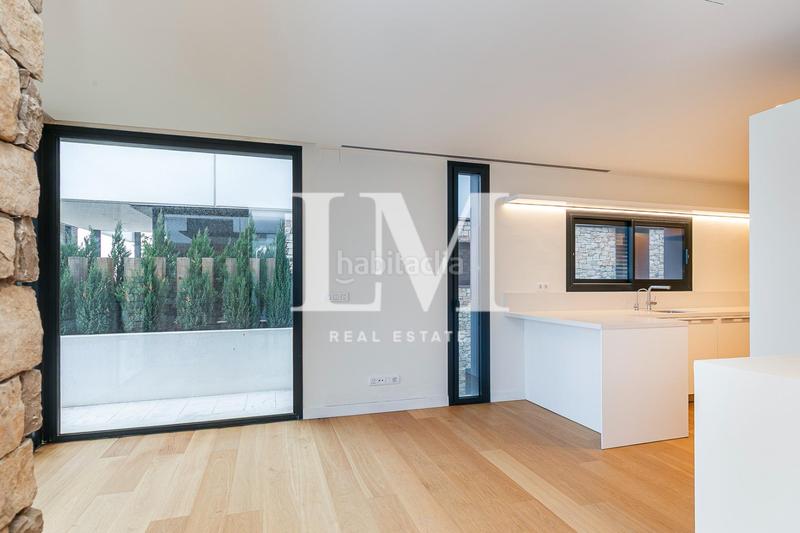 Foto 8fe5eaa2-2b19-45d5-b66a-8a3b6c1a218c. Lloguer casa amb calefacció aparcament piscina a Barcelona