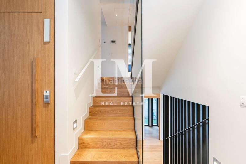 Foto 93af1710-9b04-4ad0-a546-c549e40f37a9. Lloguer casa amb calefacció aparcament piscina a Barcelona