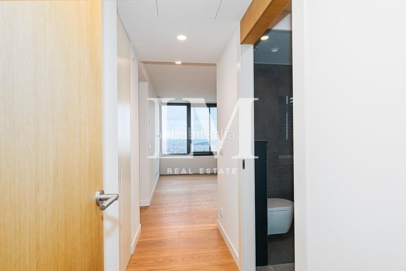 Foto 996e3bcb-b5d2-46cb-9d07-4928743d7f9d. Lloguer casa amb calefacció aparcament piscina a Barcelona