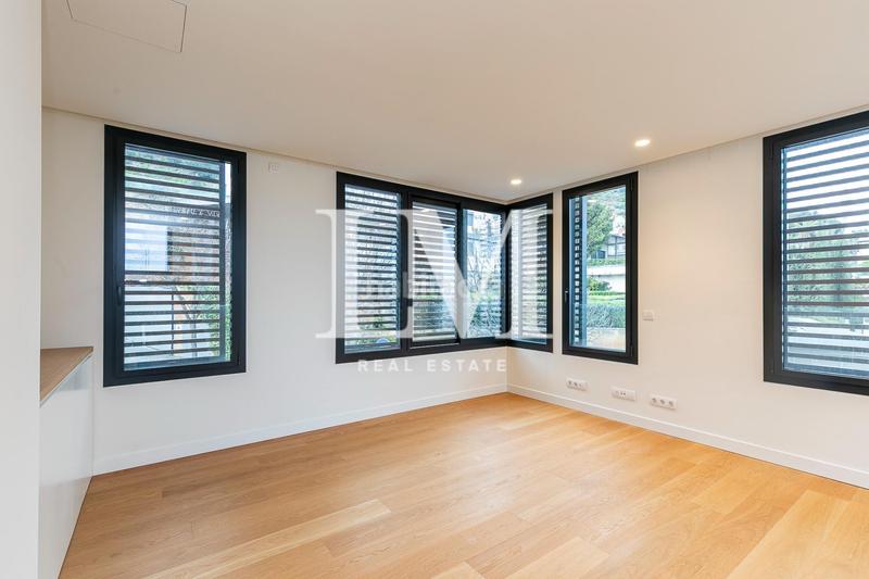 Foto 3003f981-ce95-46a0-8856-9bdb9ee99f58. Rent house with heating parking pool in Sarrià Barcelona