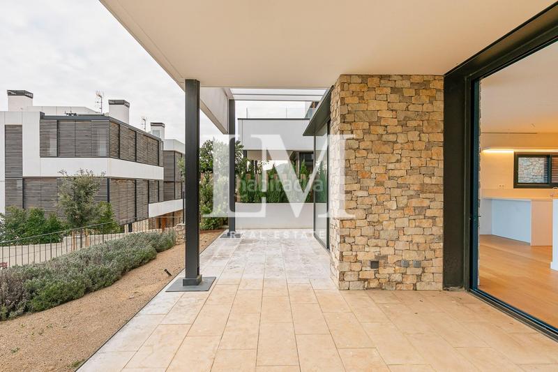 Foto 7959467e-fcff-46f3-9f76-26d61d116939. Rent house with heating parking pool in Sarrià Barcelona