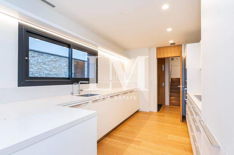 Foto 0977b9ec-5e89-48d7-b386-67659c3e16ff. Location maison avec chauffage parking piscine dans Barcelona