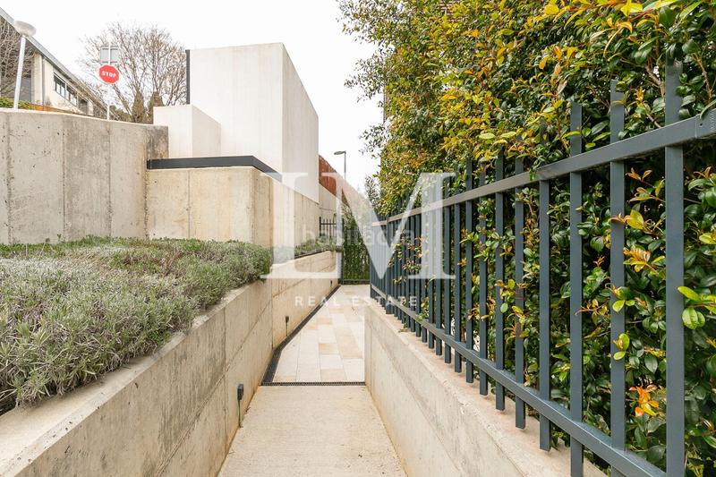 Foto 590e7815-0296-4ed4-be9f-8fd2d94a7c93. Location maison avec chauffage parking piscine dans Barcelona