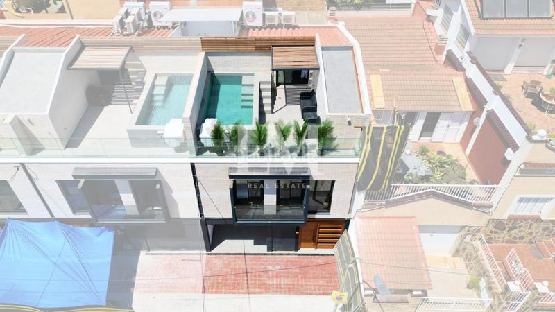 Foto 362e4f72-a6f9-4f9a-9065-9ceb5176a308. Maison avec parking piscine dans Finestrelles Esplugues de Llobregat