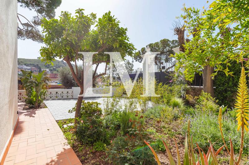 Foto 32d96ee1-9595-4036-bb16-b365d4492c41. Lloguer casa amb calefacció aparcament piscina a Barcelona