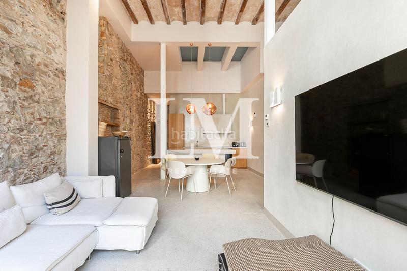 Foto 23f2884a-0ea1-4488-ba38-984ce1790172. Rent apartment with heating in Raval Barcelona