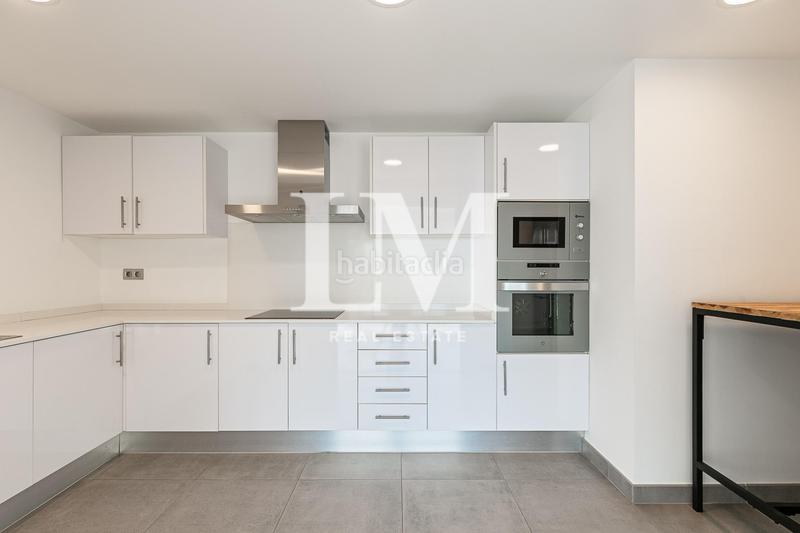 Foto 6081a897-ca7a-4df4-830c-86347c6d1278. Location appartement avec chauffage parking dans Tres Torres Barcelona