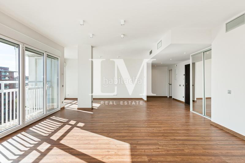 Foto b9f04f42-49cb-44f1-b9aa-402bb3d80338. Location appartement avec chauffage parking dans Tres Torres Barcelona