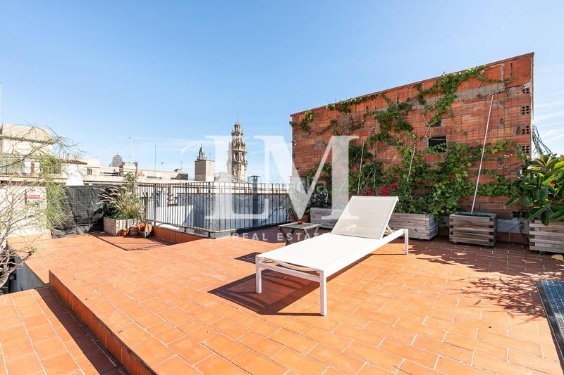 Foto 8a17980a-1022-4243-b83c-082c19a8b563. Location attique avec chauffage dans Gòtic Barcelona