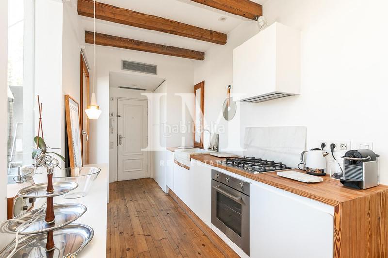 Foto f170a75a-7e36-4c13-8d5d-353409950d93. Location attique avec chauffage dans Gòtic Barcelona