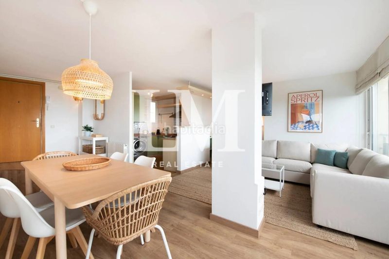 Foto 00ac4101-3f65-4b76-a1bd-72065956f5c8. Lloguer apartament amb aparcament piscina a Gava Mar Gavà