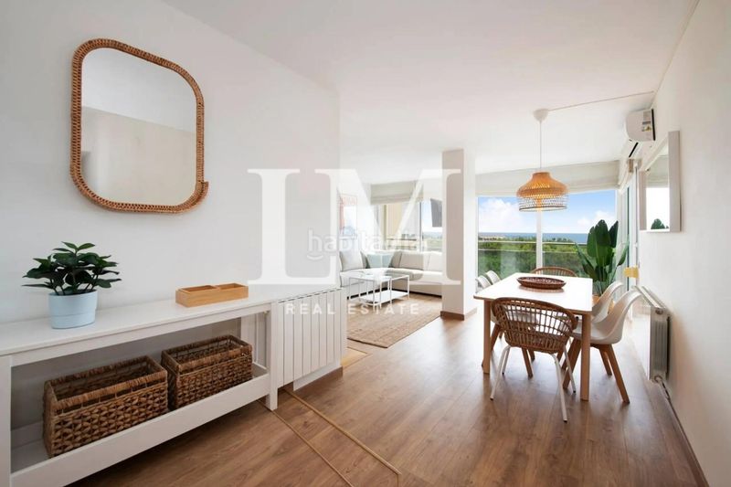 Foto 02d69a33-460a-4781-bf0f-3e972cdfacf4. Lloguer apartament amb aparcament piscina a Gava Mar Gavà