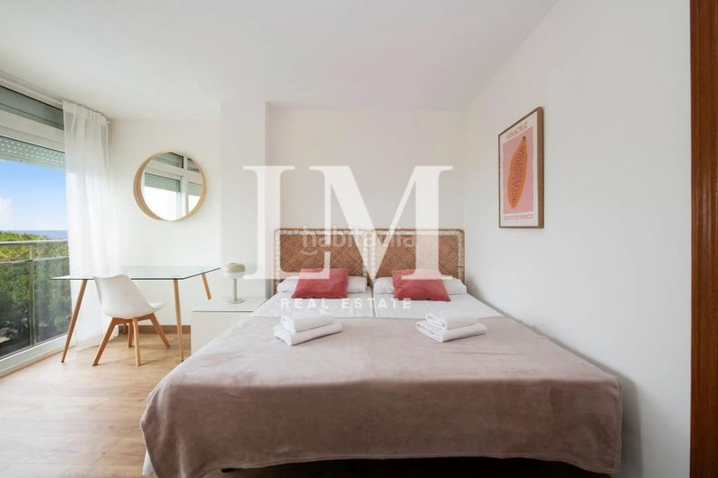 Foto 2002b0e1-76ad-43c1-821d-cb2133fb59f8. Lloguer apartament amb aparcament piscina a Gava Mar Gavà