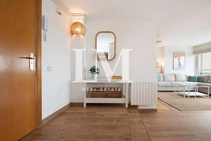 Foto d245bd22-88a8-46a6-9b83-2b43f27be671. Lloguer apartament amb aparcament piscina a Gava Mar Gavà