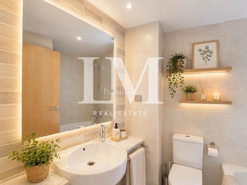 Foto 38ad4d01-a839-4fc0-a861-fcf7ebd93698. Apartament amb aparcament piscina a Port Forum Sant Adrià de Besòs