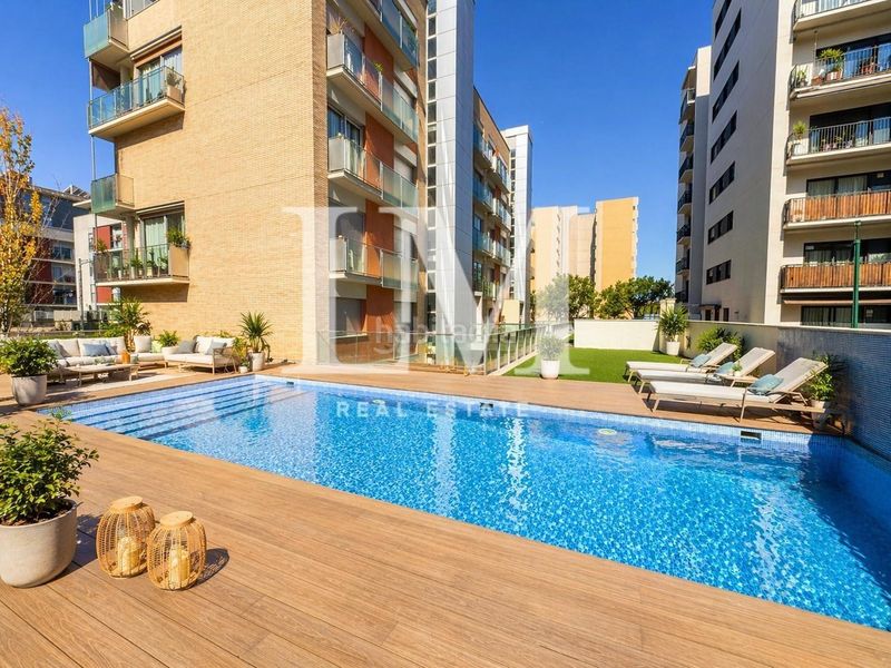 Foto ead4dc1d-58c1-401f-b242-9e682442e6d1. Apartament amb aparcament piscina a Port Forum Sant Adrià de Besòs