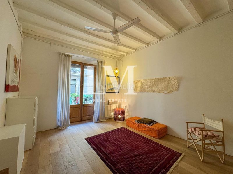 Foto b7ea0677-8942-4185-8d93-5e751ffedce5. Apartament amb calefacció a Raval Barcelona
