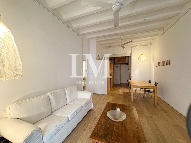 Foto c02b2bb2-b18b-4e77-90fc-8d26b213b221. Apartament amb calefacció a Raval Barcelona