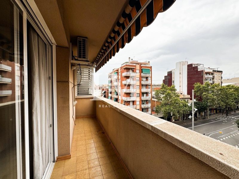 Foto 25c3a6dc-ef4e-4e7a-a554-f4a16057895d. Apartament amb calefacció a Sants-Badal Barcelona