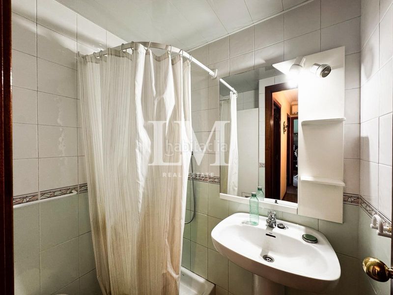 Foto b07f3ba0-02f8-4eaa-8f03-a5a3dcf72060. Apartament amb calefacció a Sants-Badal Barcelona