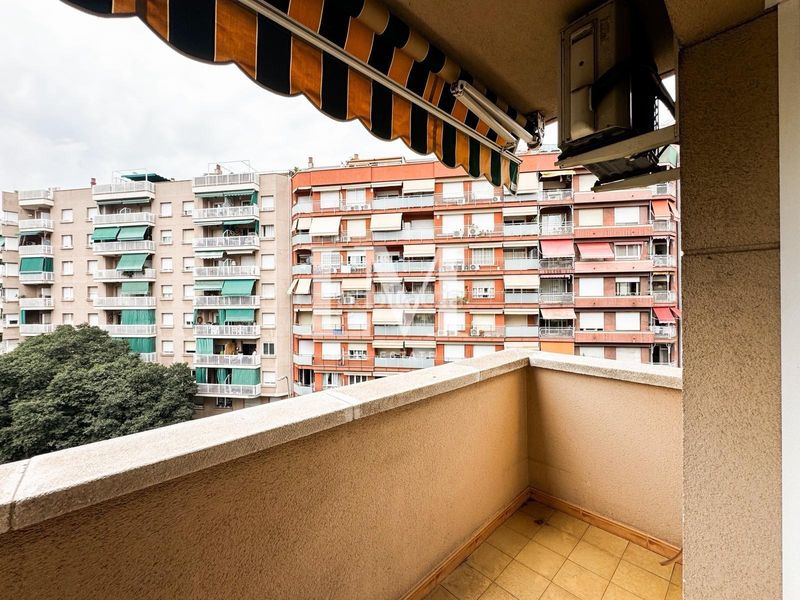 Foto c2b866cd-a9b4-4091-b4ec-ae374dade411. Apartament amb calefacció a Sants-Badal Barcelona