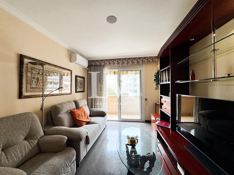 Foto f7244871-9546-4da7-b3d3-8f78b9e31cfd. Apartament amb calefacció a Sants-Badal Barcelona