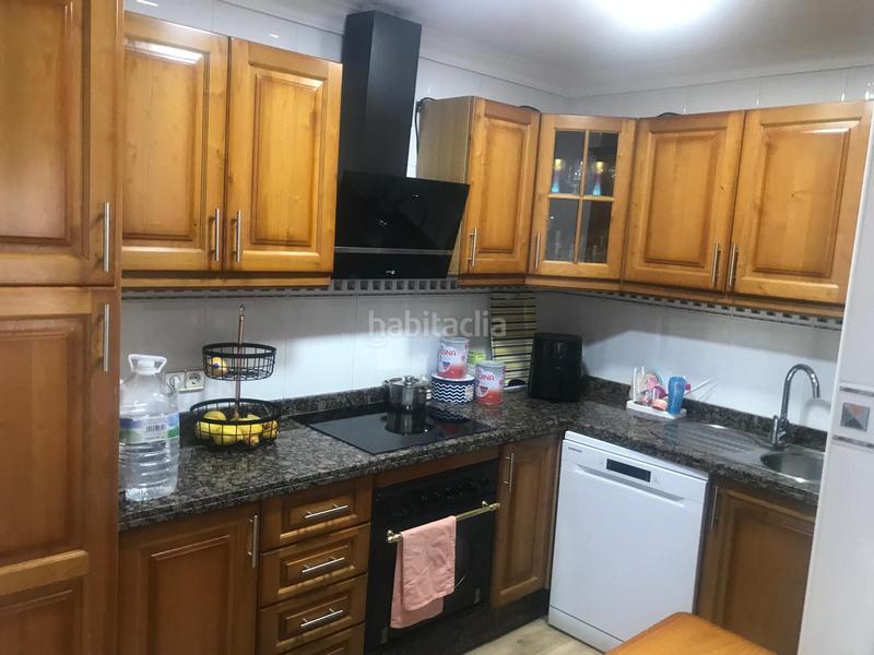 Foto a0b9e113-6e9d-43bb-b32e-04bfa7afe345. Piso  en venta en calle isabel simón en Centro Estepona