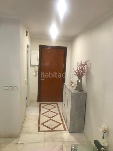 Foto eb2d9c02-d9f7-4176-b403-368a95de7779. Piso  en venta en calle isabel simón en Centro Estepona