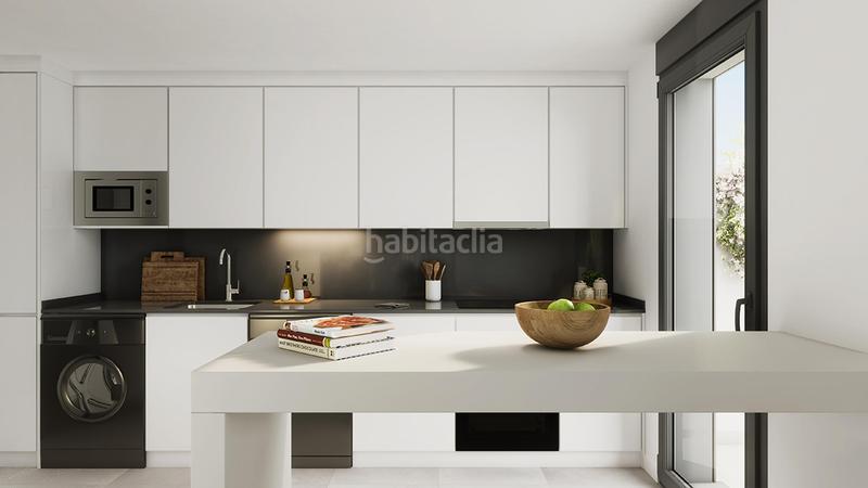 Foto 9efe2bd1-fd6c-4f48-a4ad-c5857de78a6e. Piso  en venta en calle segismundo moret s/n en Estepona